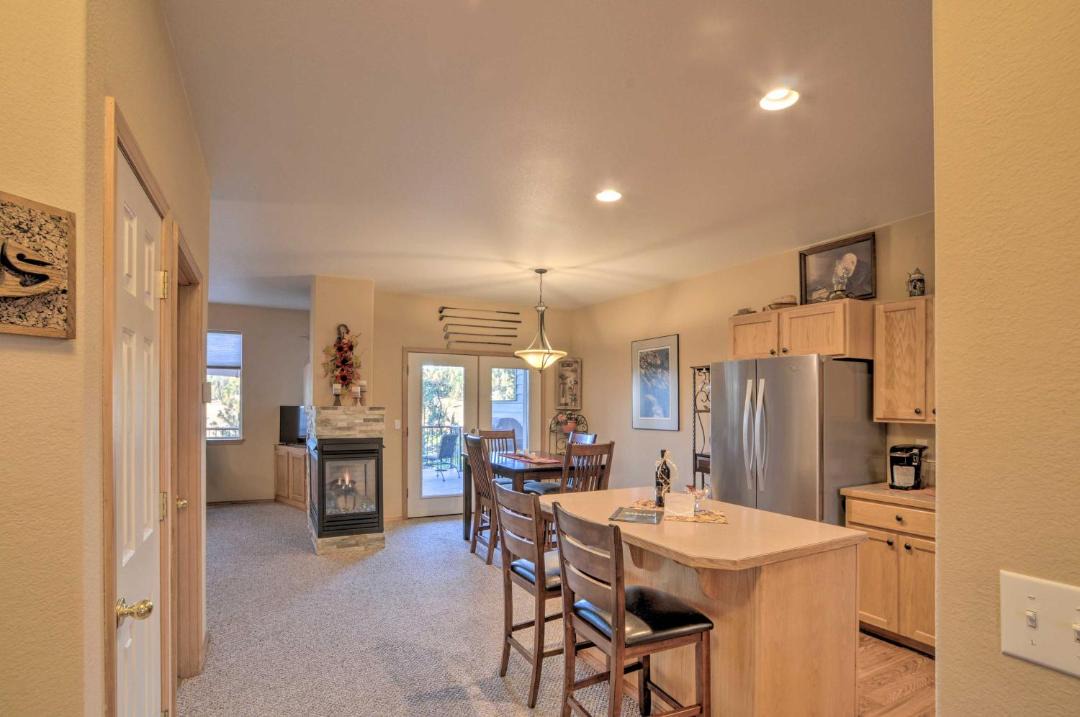 Photo of Livingroom in Klamath Falls