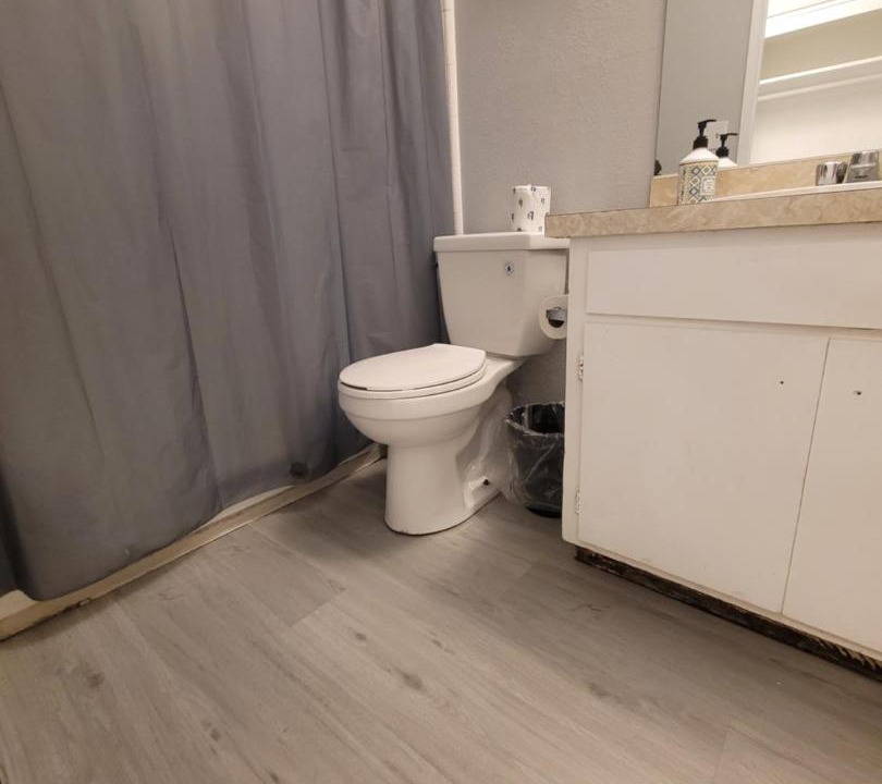 Photo of Bathroom in Pico - Robertson