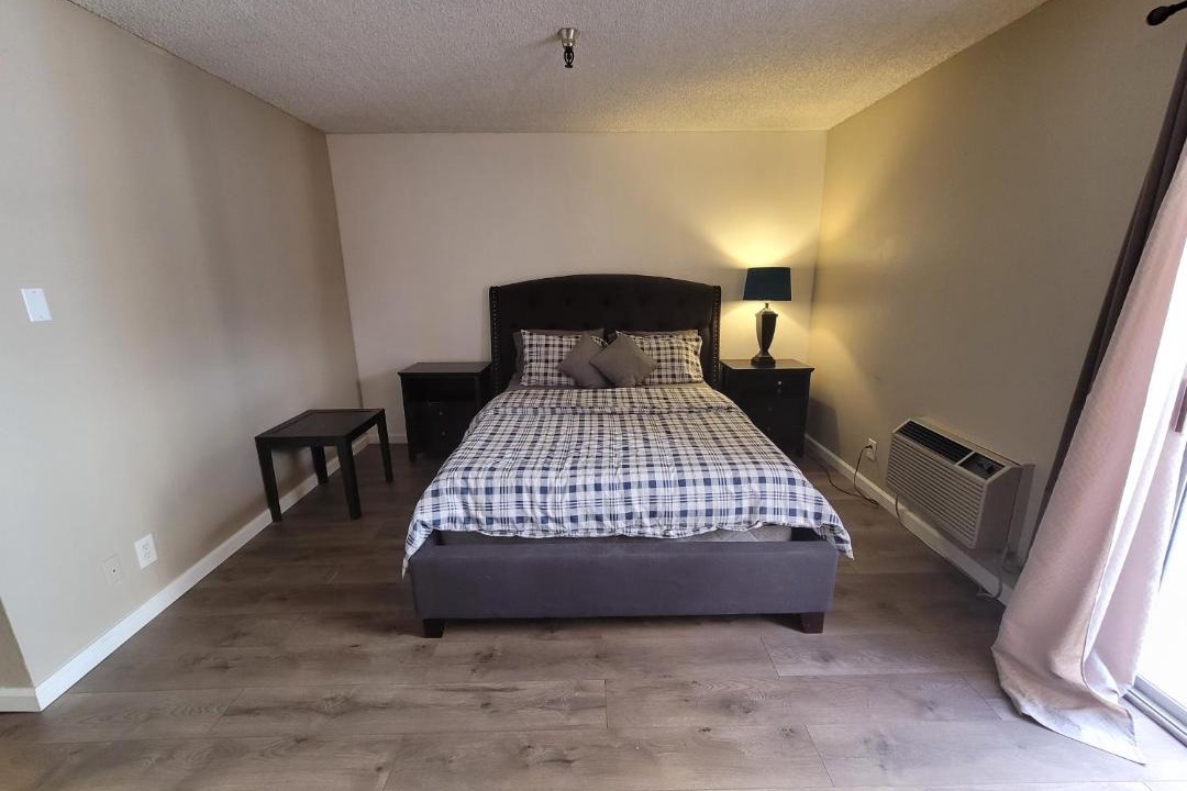 Photo of Bedroom in Pico - Robertson