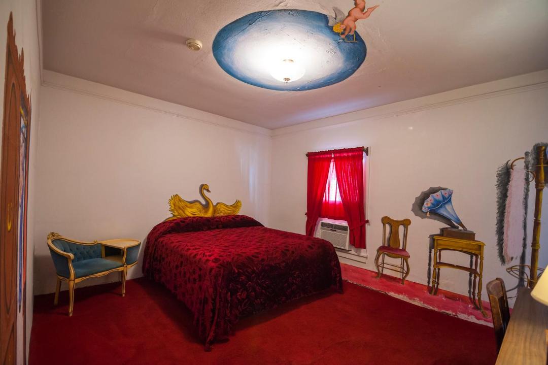 Photo of Bedroom in Death Valley Junction