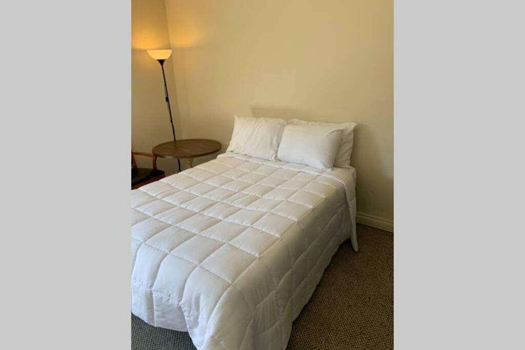 Photo of Bedroom in Pico - Robertson