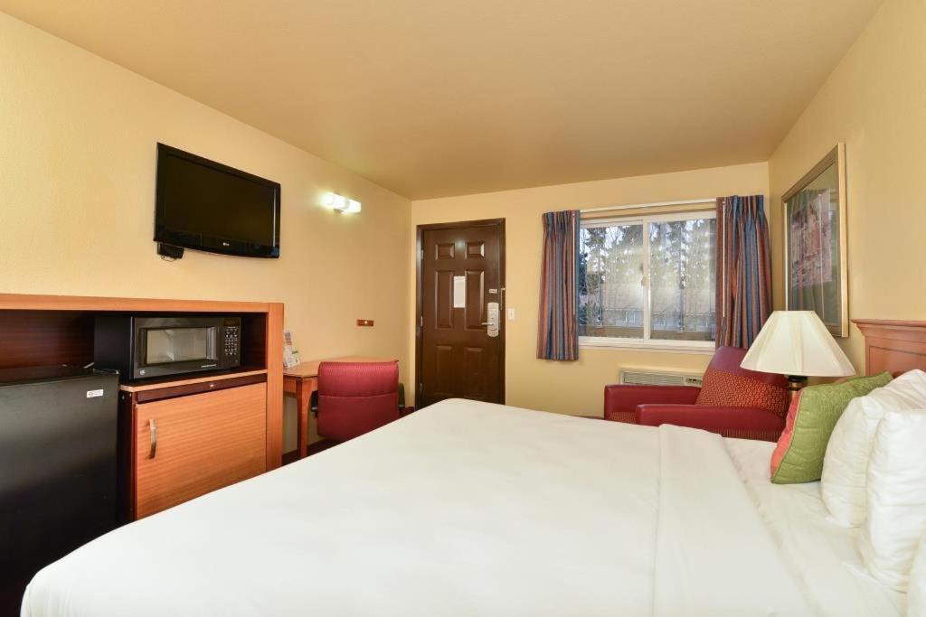 Photo of Bedroom in Fort Lewis