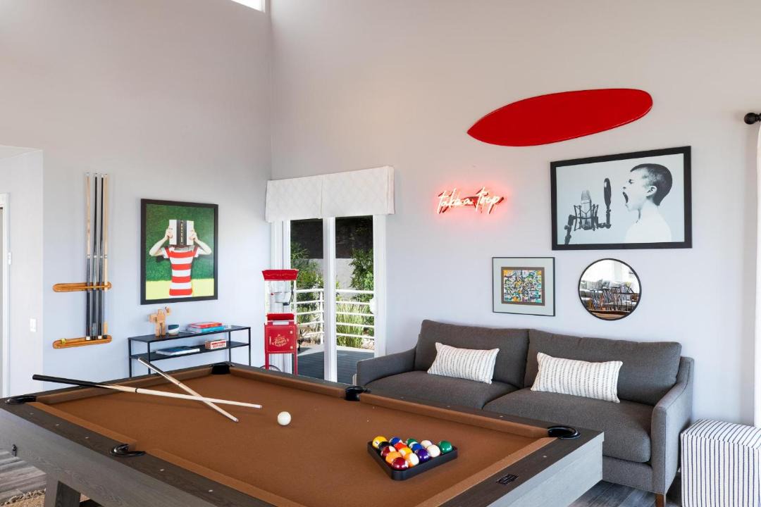 Photo of Livingroom in Western Malibu