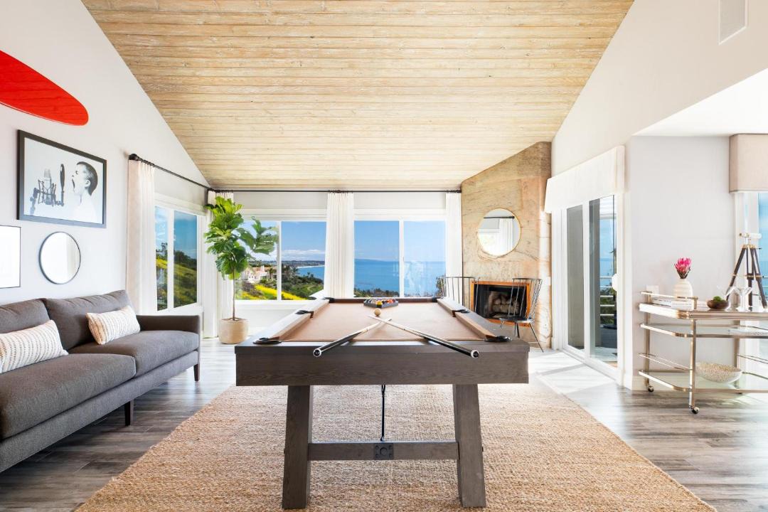Photo of Livingroom in Western Malibu