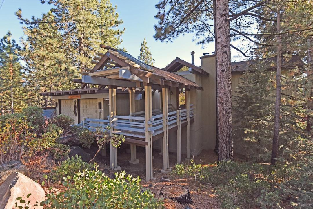 Photo of Buildings in Lake Forest