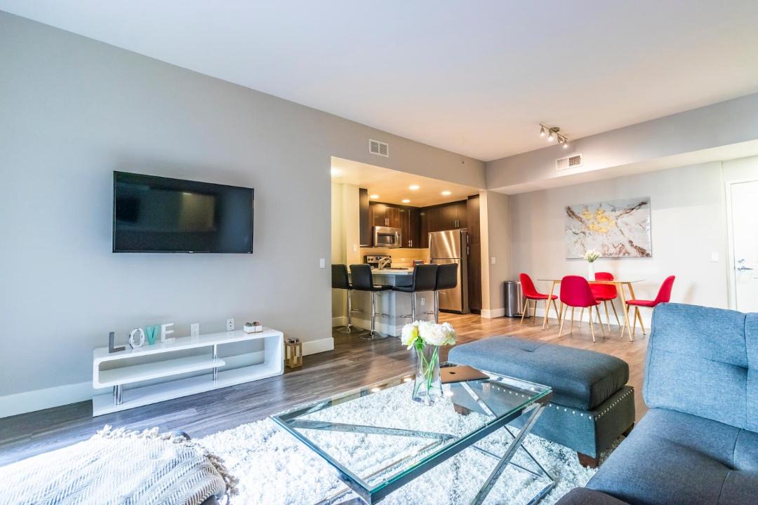 Photo of Livingroom in Mid-City