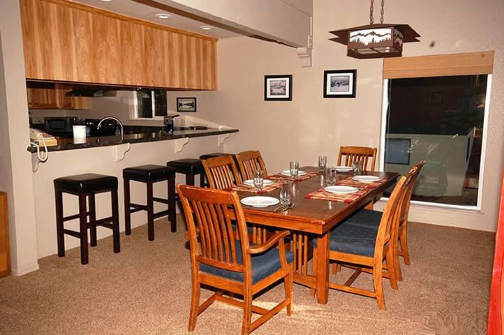 Photo of Livingroom in Tahoe Tyrol