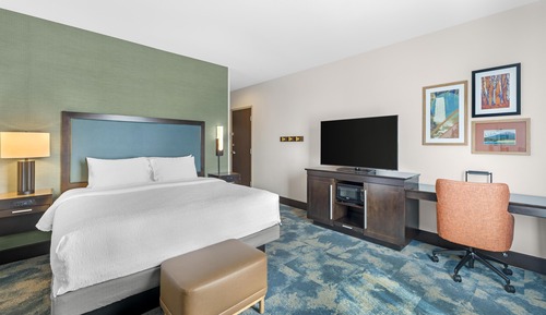 Room, 1 King Bed, Refrigerator & Microwave