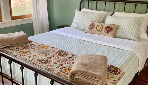 Economy Room, 1 King Bed