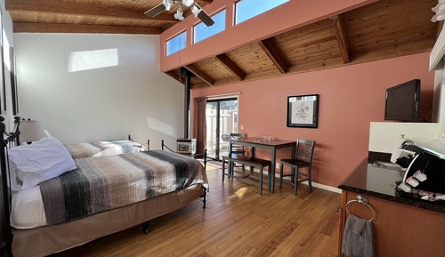 Large End Room, Double Beds, Gas Fireplace, Ocean View