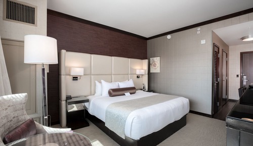 Deluxe Room, 1 King Bed - Adult Only 21+ (Viejas Hotel)