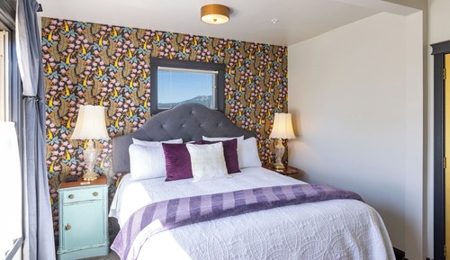 Room 8