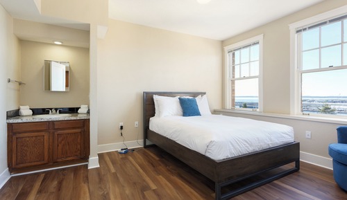Suite (Historic)