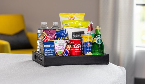 Room, 1 King Bed (Drinks-Snacks)