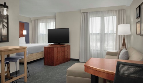 Studio, 1 King Bed with Sofa bed (Mobility/Hearing Access, Transf Shwr)