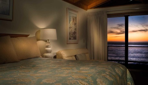 Deluxe Suite, Jetted Tub