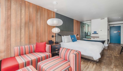 Signature Room, 1 King Bed (1)