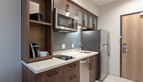 Studio, 1 King Bed with Sofa bed (Mobility/Hearing Accessible, Tub)