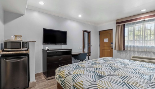 Standard Room, 1 King Bed, Non Smoking, Refrigerator & Microwave
