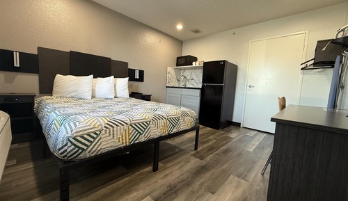 Standard Room, 1 Queen Bed, Non Smoking