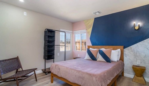 House (2 Bedrooms)