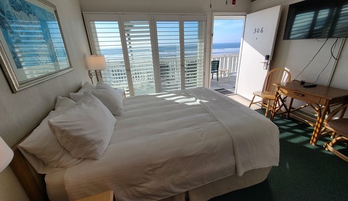 Motel Room, 1 Queen Bed, Main Building, 3rd Floor