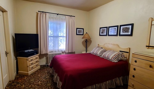 Economy Room