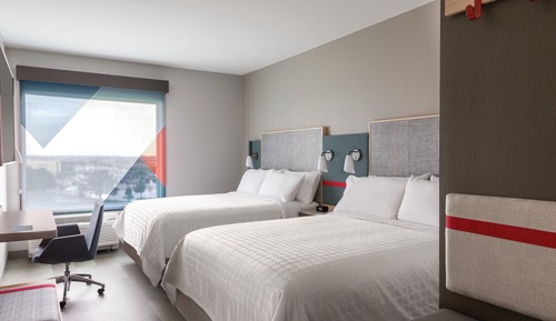 Standard Room, 2 Queen Beds, Roll-in Shower (Mobility Accessible)