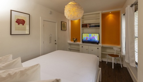 Deluxe Double Room, Ensuite (Street View)