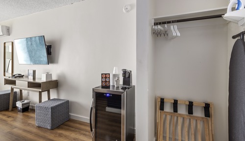 Deluxe Room, 1 King Bed, Harbor View