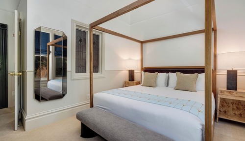 Standard Room, 1 King Bed