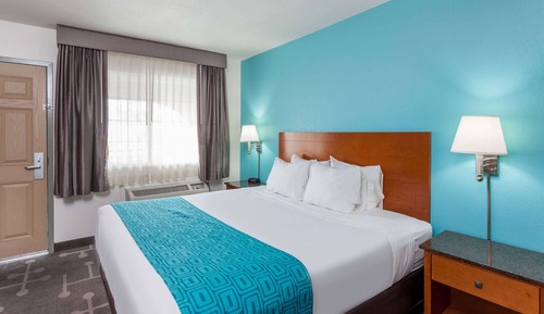 Standard Room, 1 King Bed, Smoking