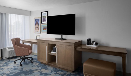 Room, 1 Queen Bed, Accessible, Non Smoking (Mobility & Hearing, Roll-in Shower)