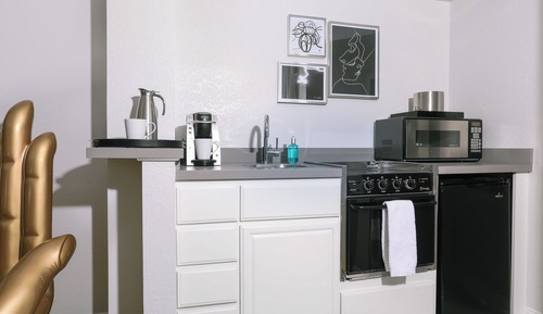 Signature King Suite, City View & Balcony