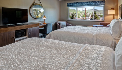 Room, Multiple Beds, Microwave