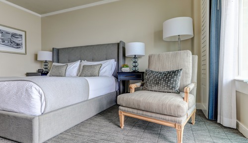 Room, 1 King Bed (Lakefront)