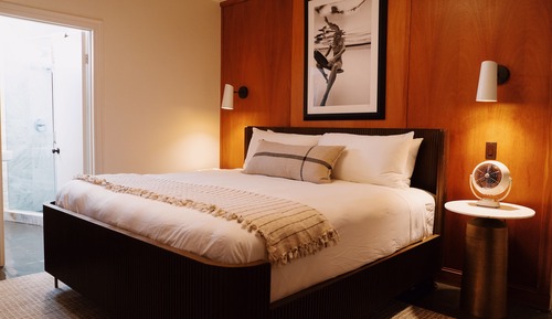 Room (Continental)