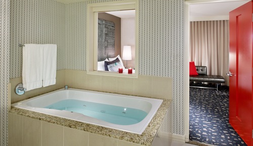 Suite, 1 Bedroom (Living Area, Skyline View)