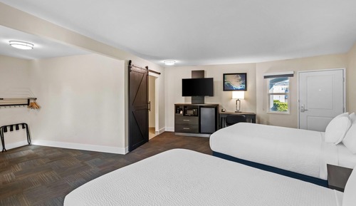 Room, 2 Double Beds, Accessible, Non Smoking (Mobility/Hearing, Tub w/Grab Bars)