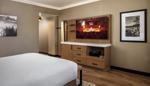 Room, 1 King Bed, Balcony (Heavenly, Newly Renovated)