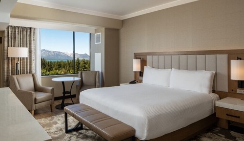 Room, 1 King Bed, Lake View