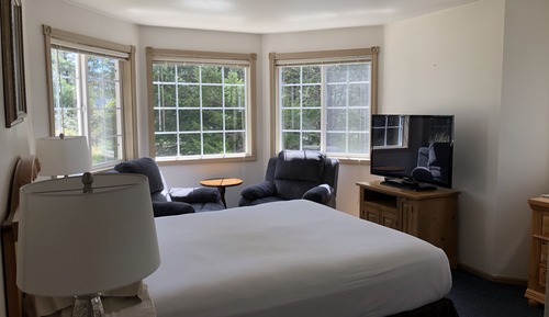 Room #1 - Queen Studio with River View (Ground Floor)