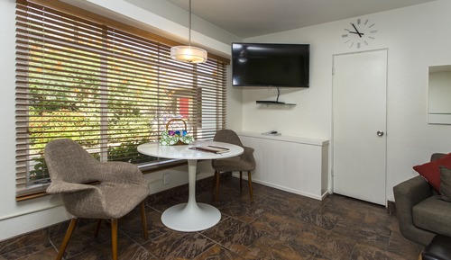 Room, 1 King Bed, Poolside