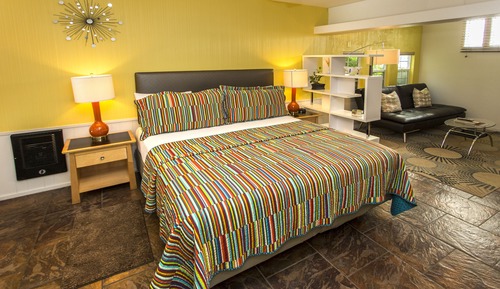 Suite, Corner