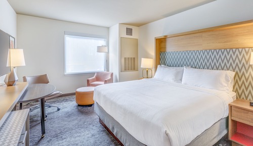 Standard Room, 1 King Bed