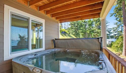Three-Bedroom Vacation Home 