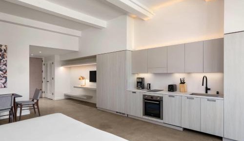 King Studio Apartment with Roll-In Shower - Mobility Accessible/Non-Smoking