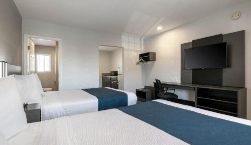Deluxe Quadruple Room - Non-Smoking