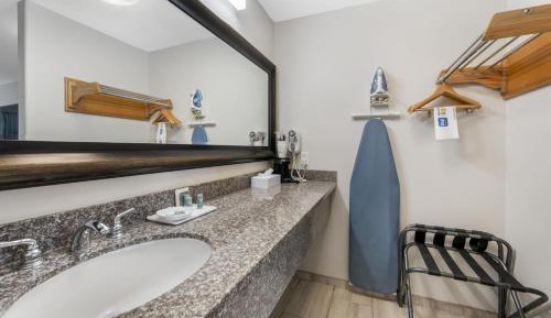 Queen Room with Two Queen Beds and Private Patio - Non-Smoking