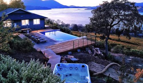 Three-Bedroom Vacation Home 